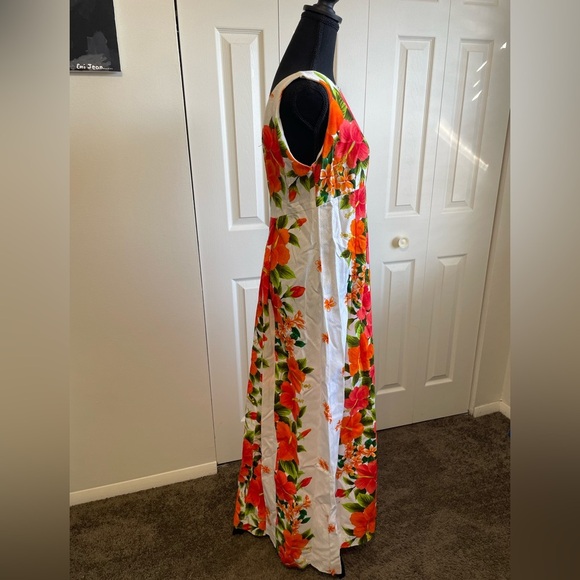 Vintage Ui-Maikai Hawaiian Floral Dress - Picture 2 of 11